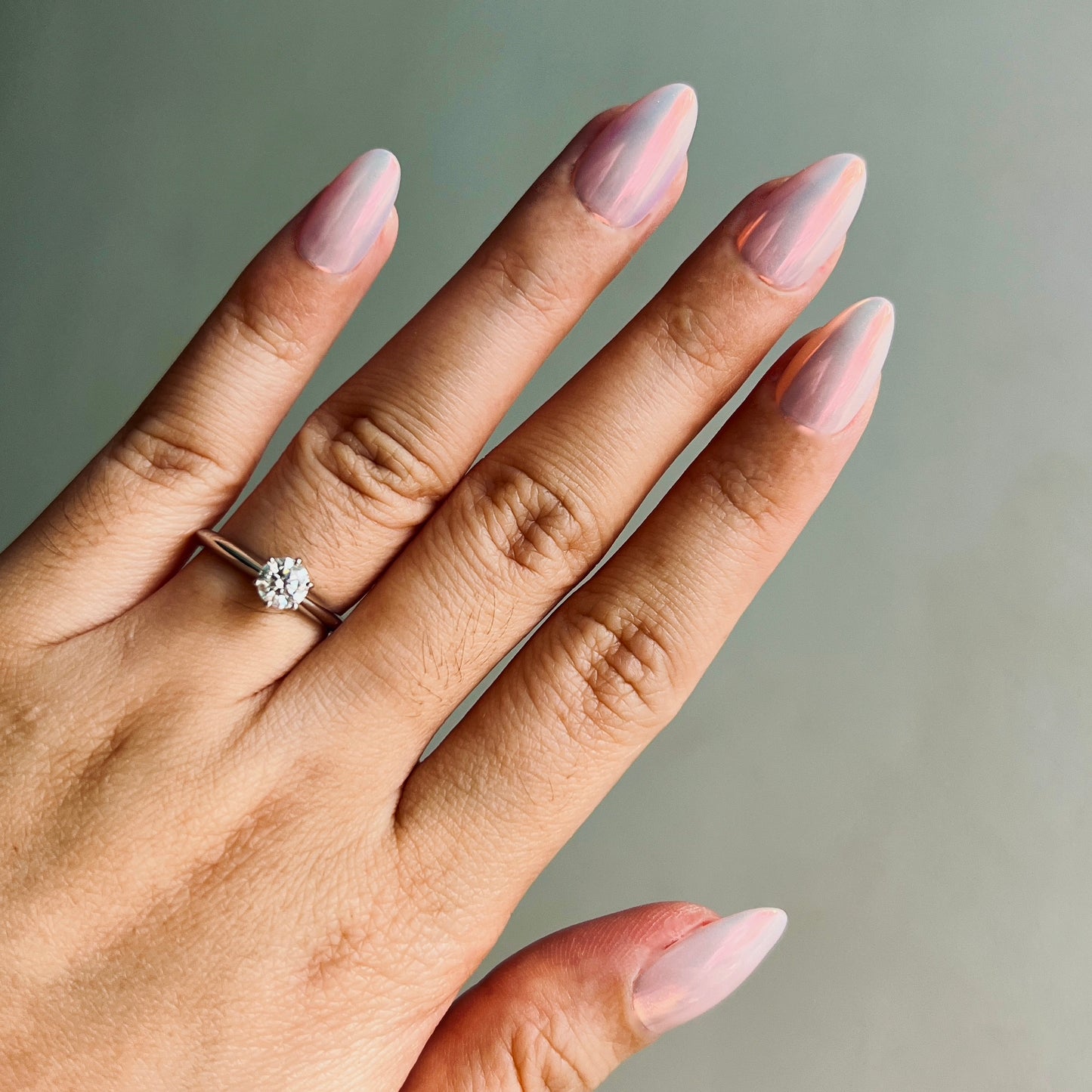Solid coloured press-on nails with glaze finishing